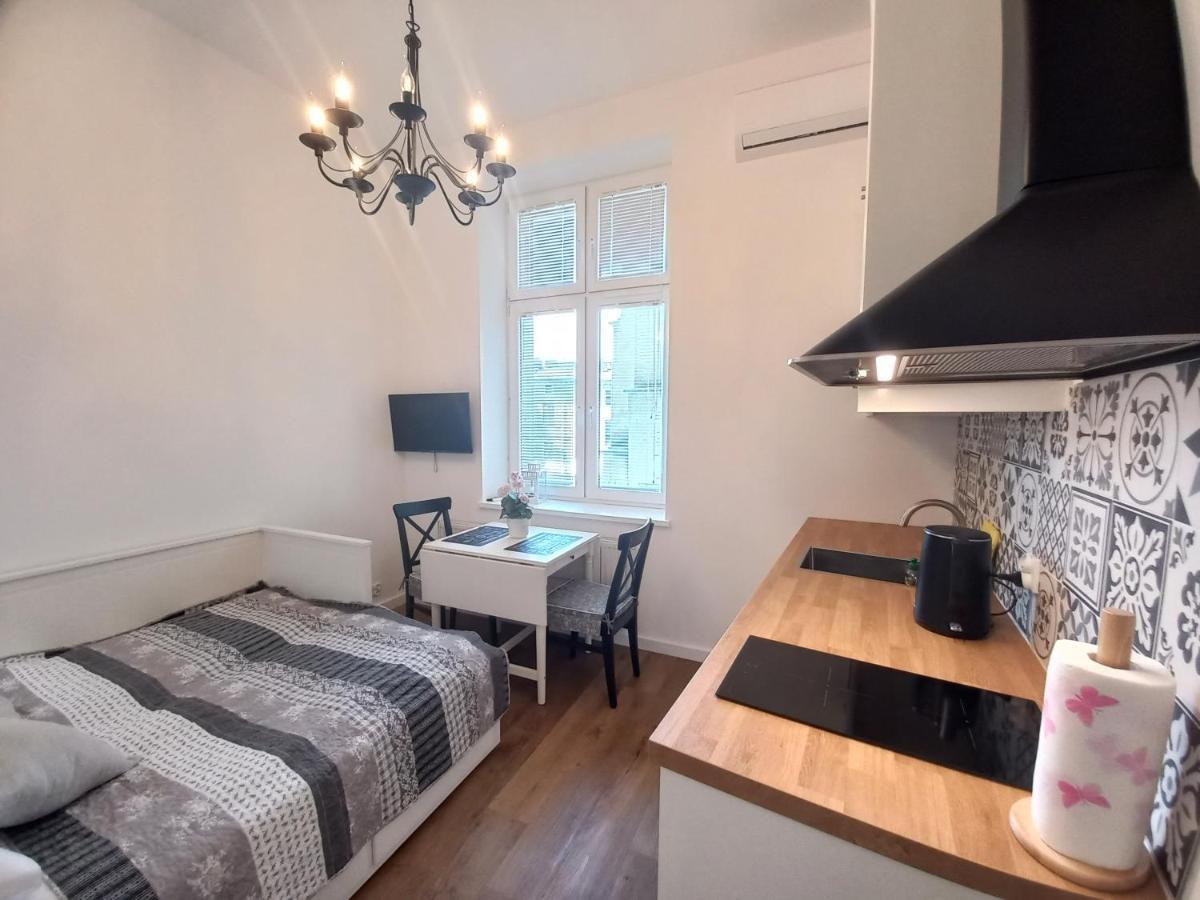 Jewish Quarter - Old Town Apartments クラクフ エクステリア 写真